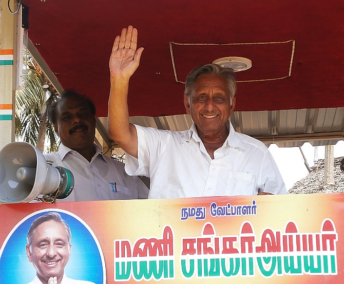 Congress leader Mani Shankar Aiyar at a campaign rally.