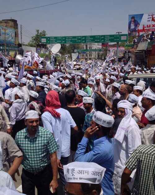 AAP supporters at Arvind Kejriwal's road show in Varanasi on Wednesday