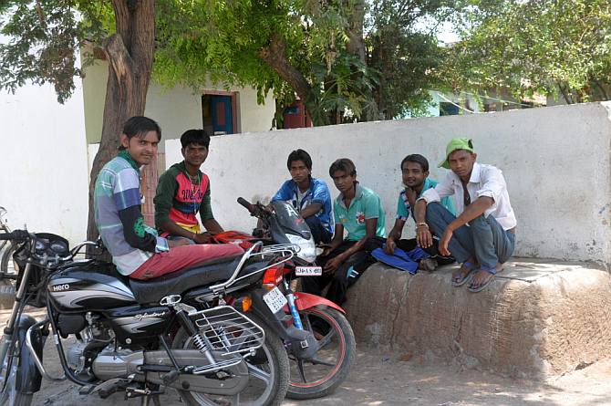 Koli youth from Karcheliya Para. From left: Chiman Makwana, Ramesh Yadav, Raju Koli, Pratap Rathod, Kumbhoj Yadav and Sujan Balli.