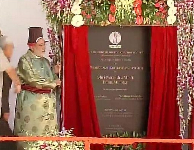 Modi inaugurates Leh-Kargil-Srinagar transmission line and an NHPC project