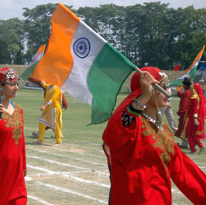College students take part in Independence Day celebrations in Srinagar