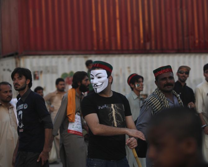 PHOTOS: Pakistan's 'Tahrir square' moment