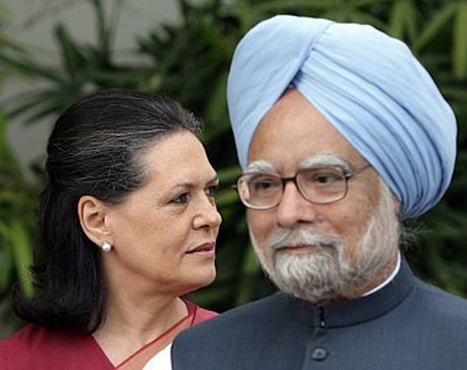 Former PM Manmohan Singh with Congress chief Sonia Gandhi