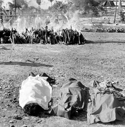 Mass cremations in Bhopal in early December, 1984