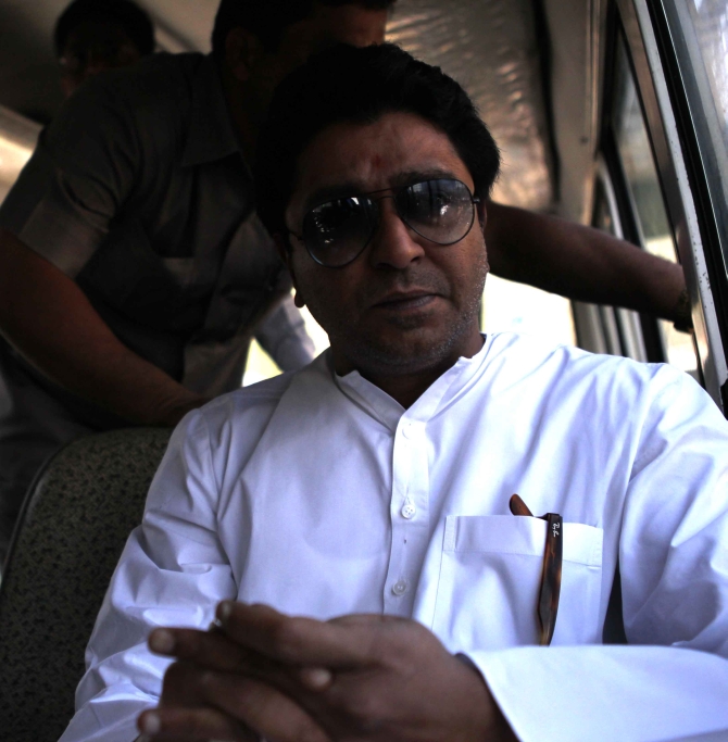 Raj Thackeray's 'rasta roko' brings Mumbai to a halt