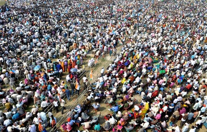 Hundreds of Congress supporters attend the rally