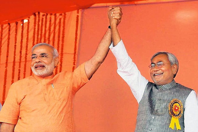 Narendra Modi and Nitish Kumar at the rally in Ludhiana in 2009.