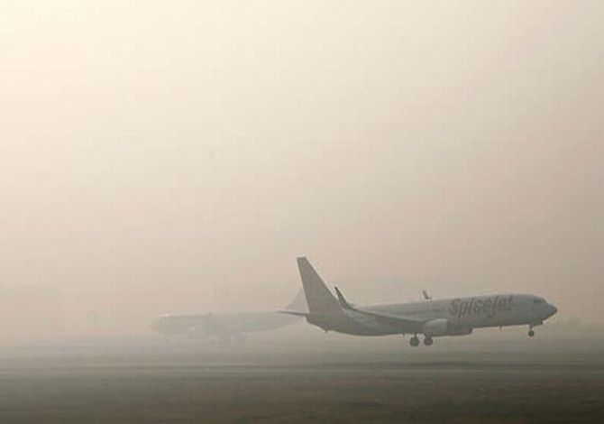 Fog disrupts air traffic in Delhi, 150 flights affected