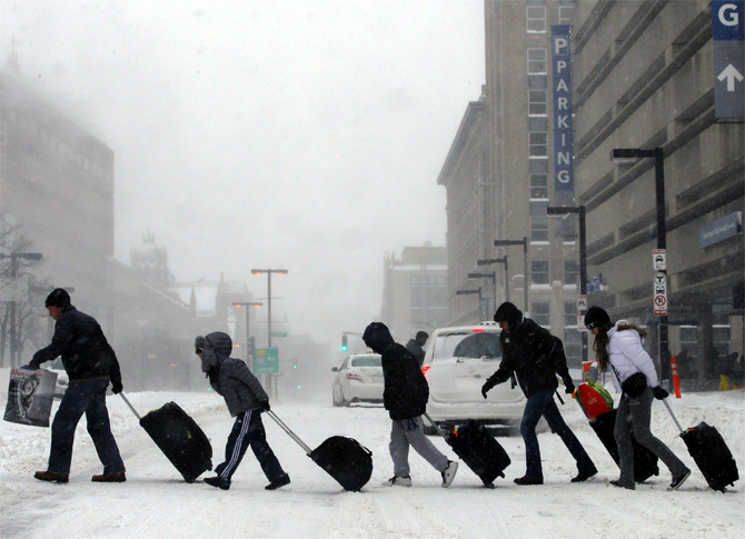 Americans 'chill' as freak winter sets in