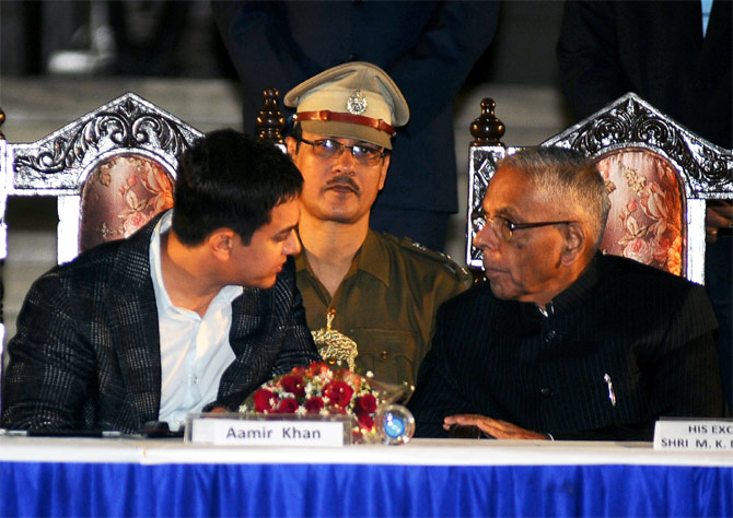 Aamir Khan with West Bengal governor M K Narayanan.