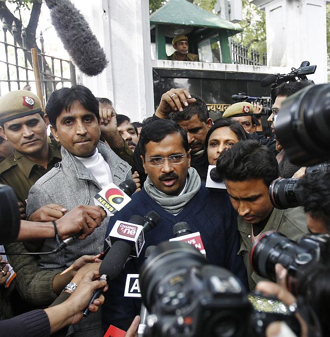 'Anarchist' Kejriwal sits on dharna, will clear files from there