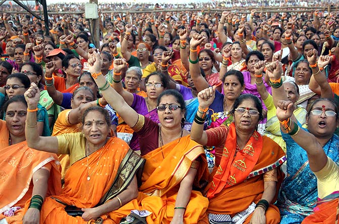 Uddhav addresses massive Shiv Sena rally