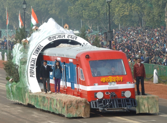 The tableau of Ministry of Railways arrives during the parade
