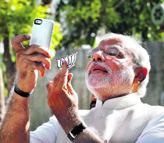 Prime Minister Narendra Modi takes a 'selfie' 