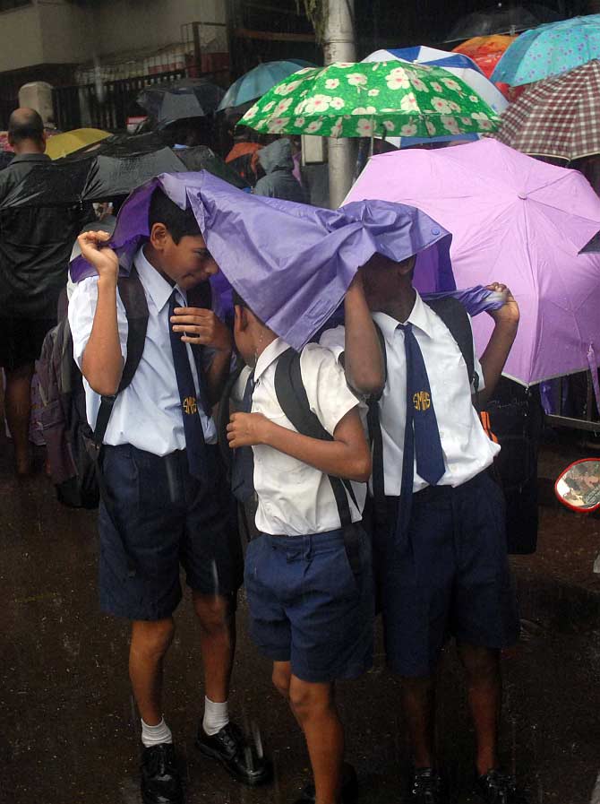 Mumbaikars welcome season's first heavy shower   