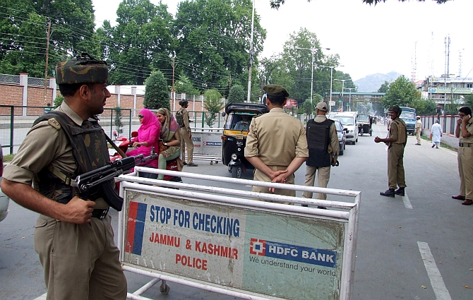 Security is beefed up in Srinagar ahead of Modi's visit
