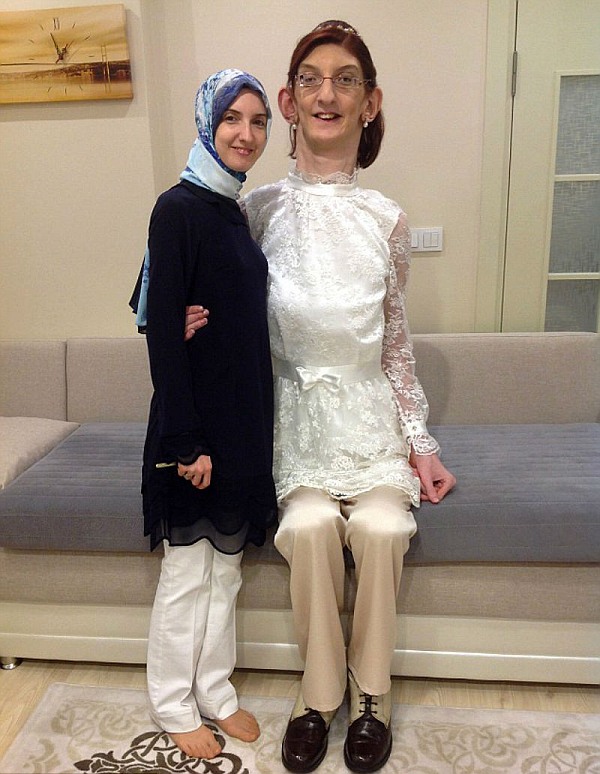 Meet Rumeysa Gelgi, world's tallest teenage girl