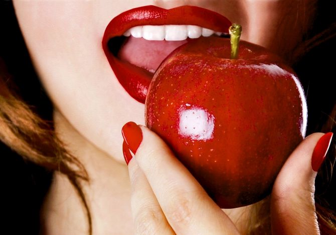 An apple a day boosts a woman's sex drive