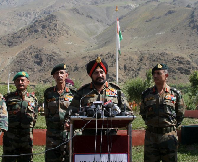 General Bikram Singh addresses the media on the occasion and thanks them for their patriotic fervour.