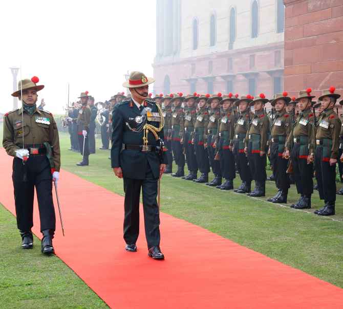 Lt Gen Dalbir Singh Suhag inspecting a guard of honour