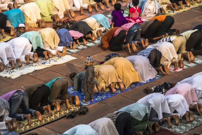 Muslims offer prayers during Ramzan.