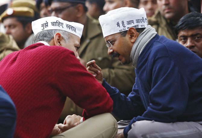 Arvind Kejriwal, leader of the Aam Aadmi Party, right, with AAP leader Manish Sisodia.