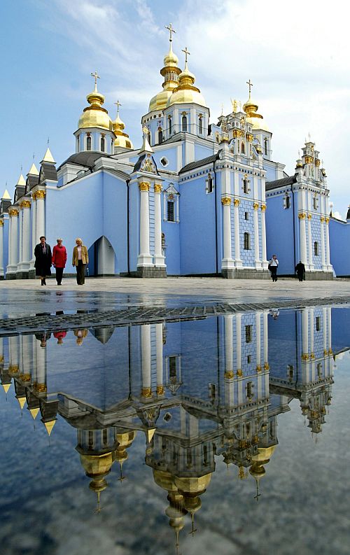 The St Michael Golden Cupolas Cathedral in Kiev. The cathedral, errected in the 12th century, was destroyed by the Soviet authorities in 1935-1936 and fully re-built in 1997-1998.