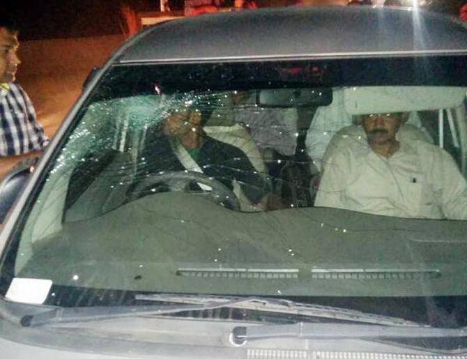 Kejriwal's car was attacked allegedly by BJP supporters in Gujarat