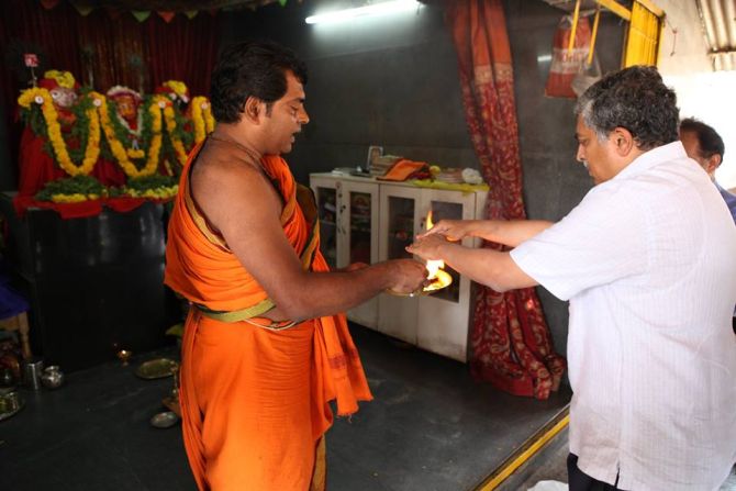 Nilekani seeks blessings at a temple in Bangalore South