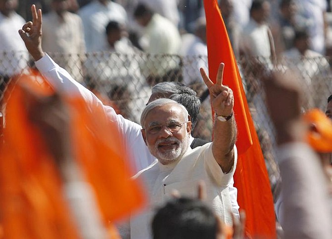 'What wave? Why did Modi choose Lucknow and not Ghaziabad?'