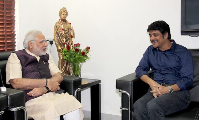 Nagarjuna chats with Modi in his office 