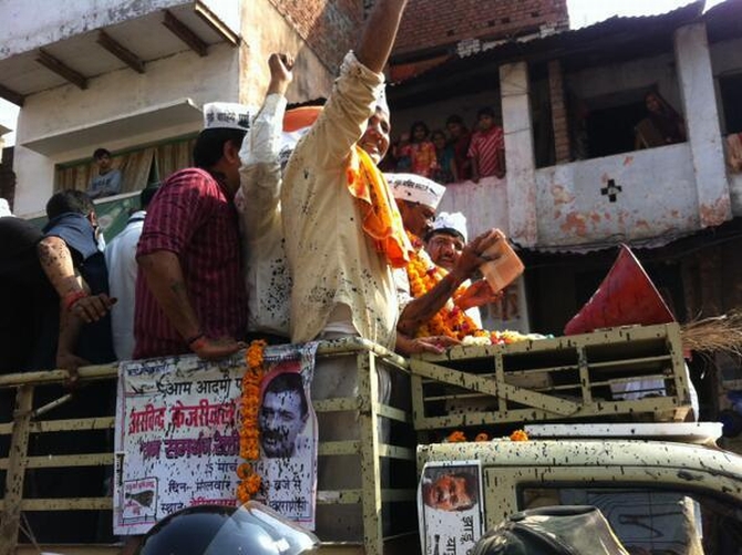 AAP leaders Manish Sisodia and Kejriwal during the Varanasi rally