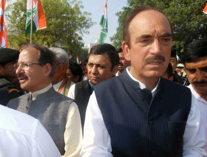 Congress leaders Ghulam Nabi Azad and Rashid Kidwai seen at the roadshow on Saturday