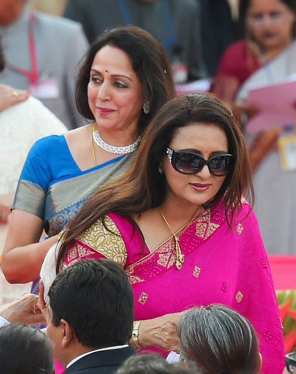 Hema Malini and Poonam Dhillon 