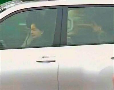 J Jayalalithaa returns to Chennai