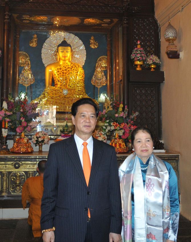 Vietnam PM Nguyen Tan Dung visited the Mahabodhi Temple in 2014.