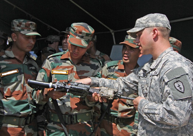 J-K terrorists using M4 rifles abandoned by US in Af