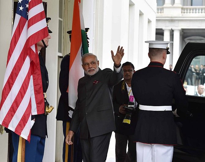 Modi holds crucial talks with Obama at White House 