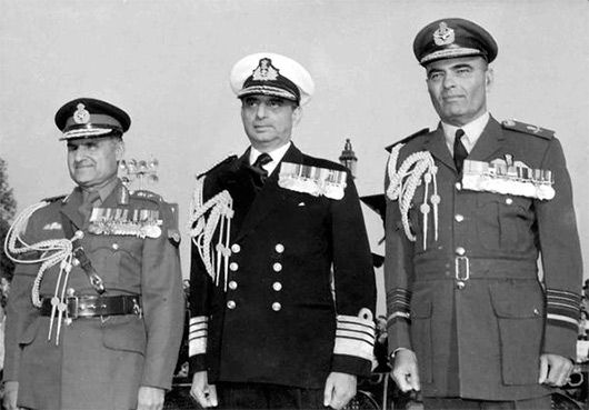 Former Air Chief H Moolgavkar (right)