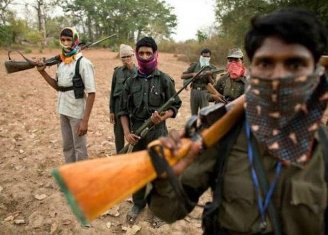 Maoists-cops in gunbattle in Kerala's Wayanad, 2 held
