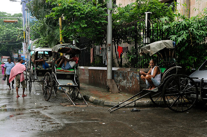 hand pulled rickshaws in Kokatta