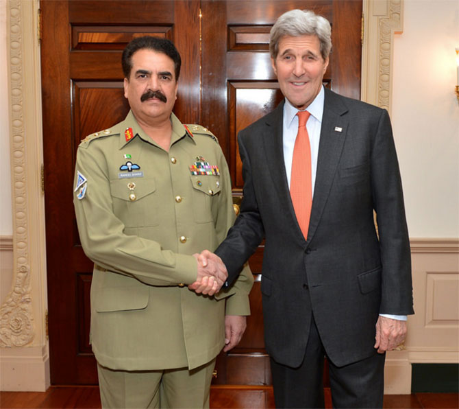 General Raheel Sharif, left, Pakistan's army chief, with US Secretary of State John Kerry in Washington, DC.