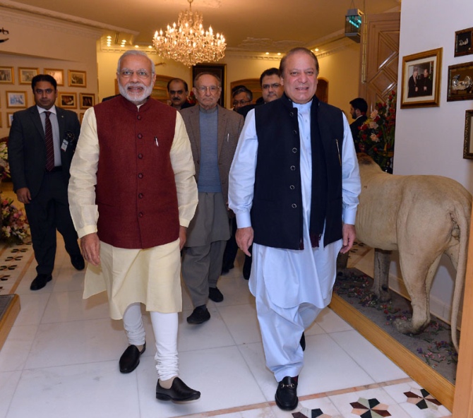 Prime Minister Narendra Modi and Pakistan Prime Minister Nawaz Sharif in Lahore, December 25,  2015.