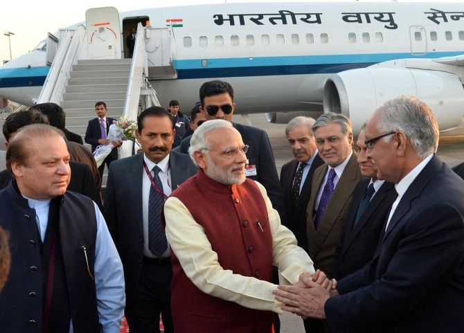 Prime Minister Narendra Modi arrives in Lahore, December 25, 2015.