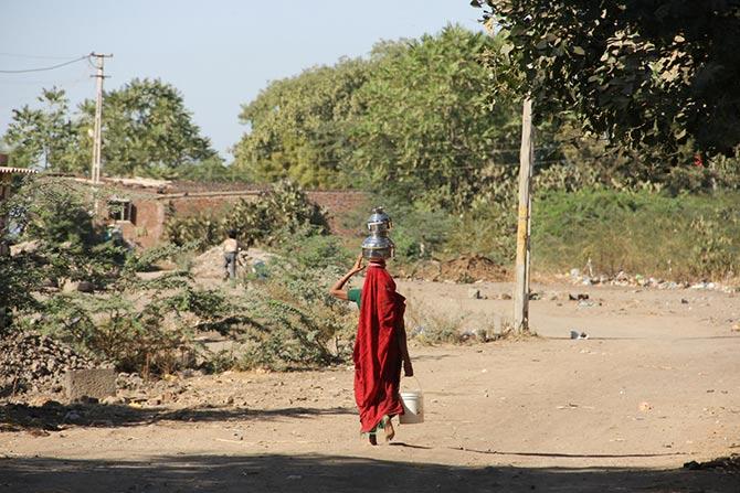 A few kilometres outside Rajkot and there is a scarcity of water