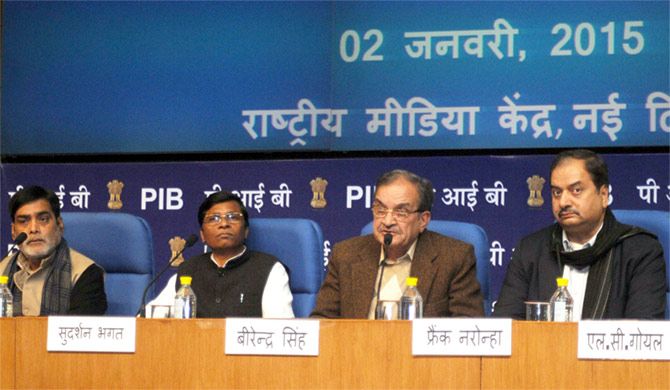 Chaudhary Birender Singh, second from right. Photograph: Press Information Bureau