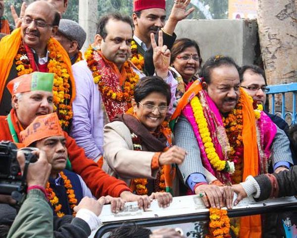 Kiran Bedi on her way to file her nomination