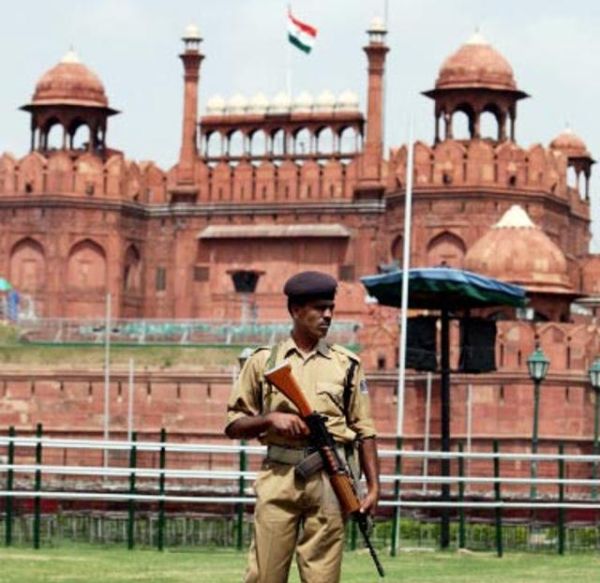 Delhi seeks court nod to hang Red Fort attack convict