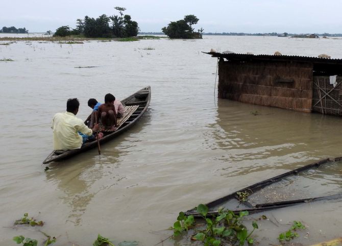 Four Missing As Boat Capsizes In Brahmaputra In Assam 7046