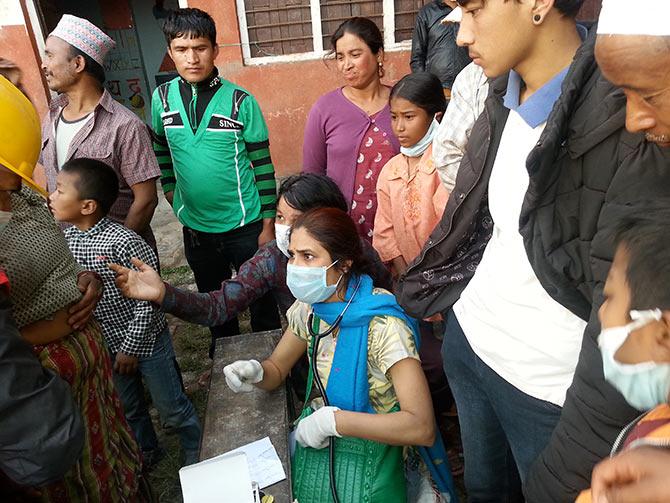 Dr Vani Kori examines patients in quake hit Nepal.